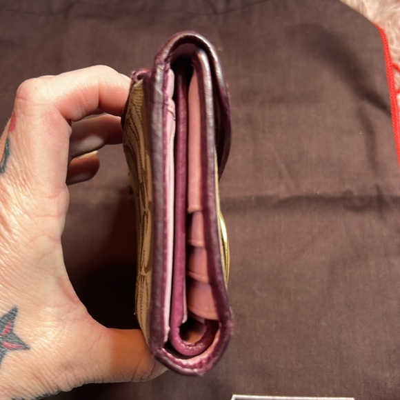 COACH wallet - Picture 4 of 11